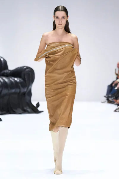 Look 9